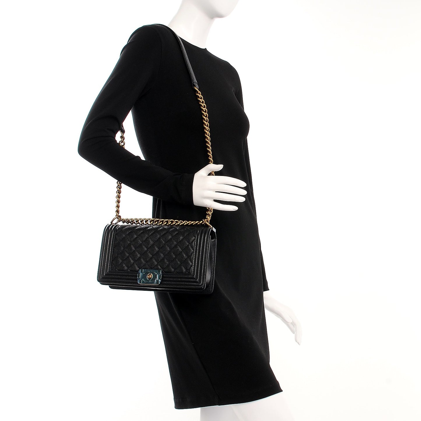 Caviar Quilted Medium Boy Flap Black