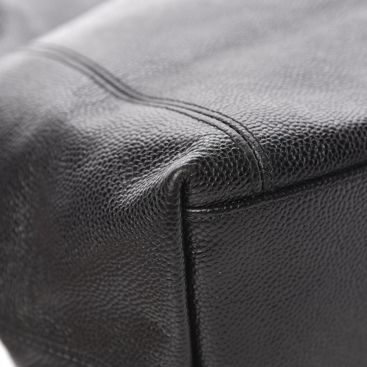 Caviar CC Tote Black