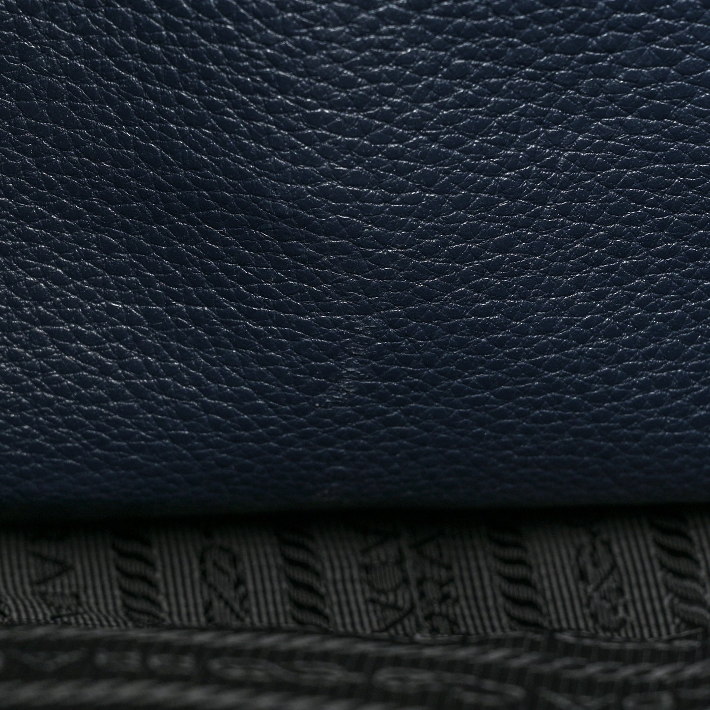 Vitello Daino Hobo Messenger Bag Baltico