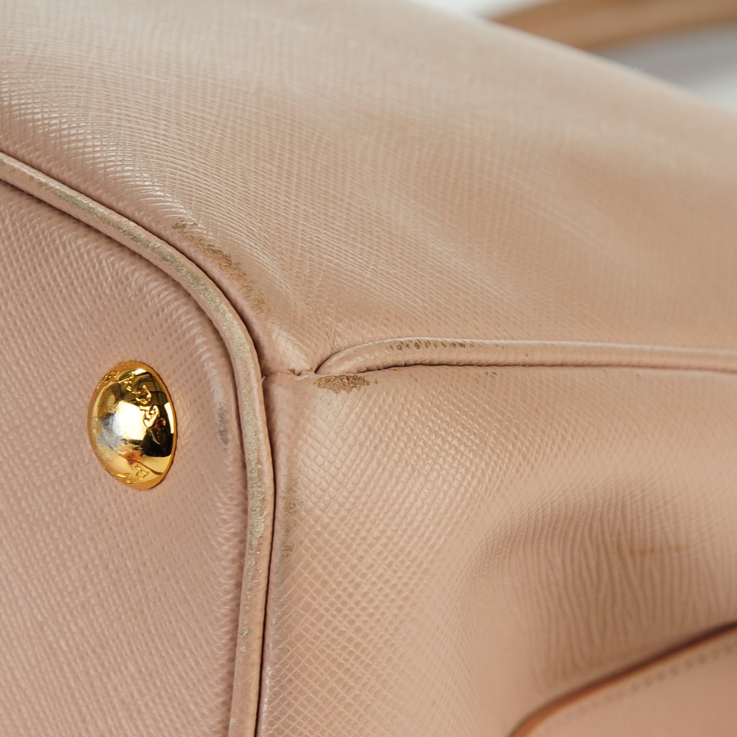 Saffiano Medium Galleria Double Zip Tote Cammeo