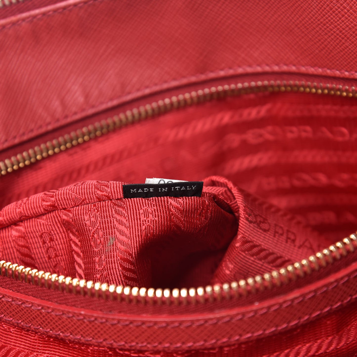 Saffiano Large Galleria Double Zip Tote Fuoco