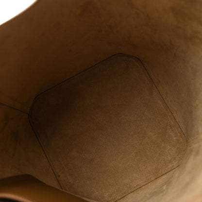 Loewe Smooth Calfskin Medium Pebble Bucket Bag Oak 4 of 9