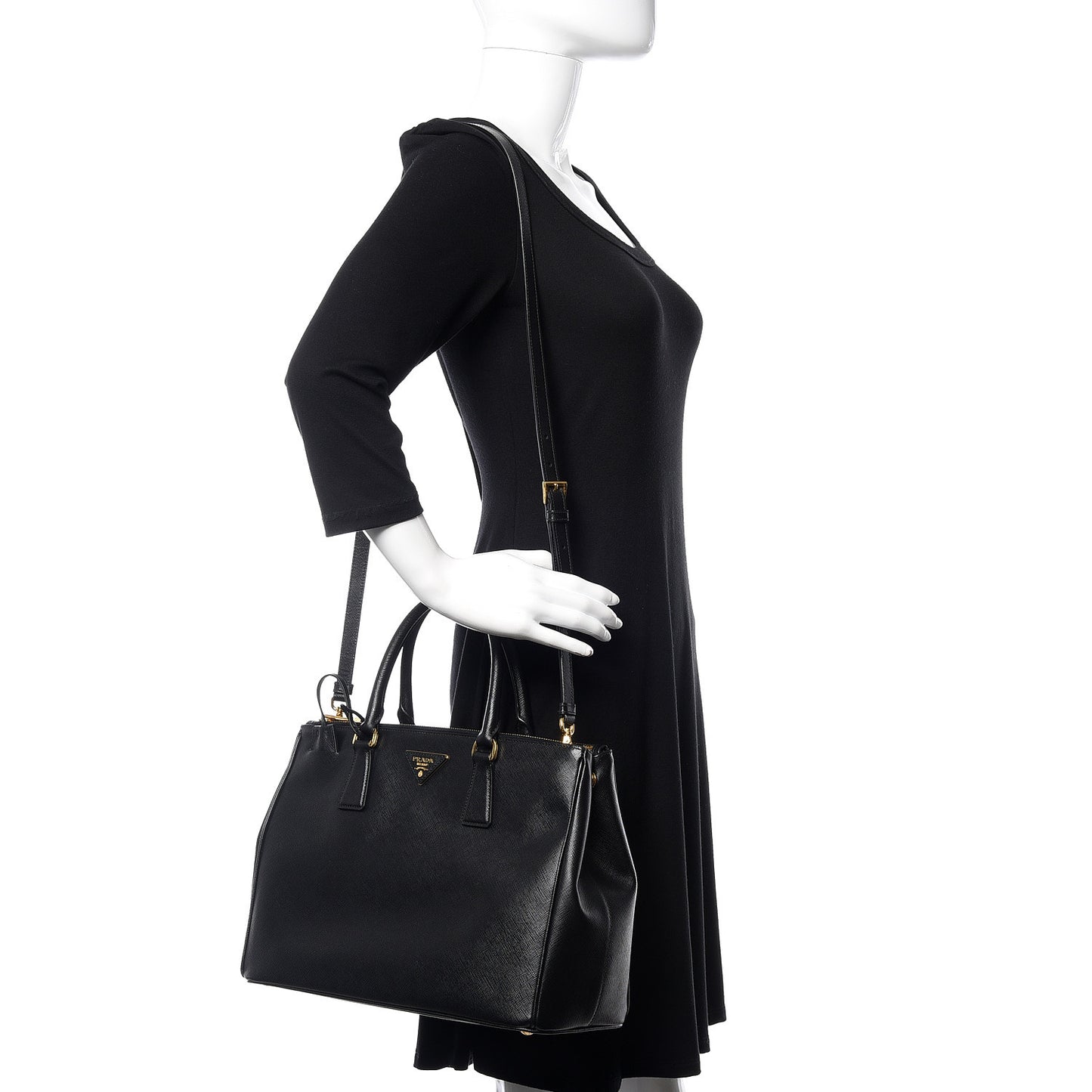 Saffiano Medium Galleria Double Zip Tote Black