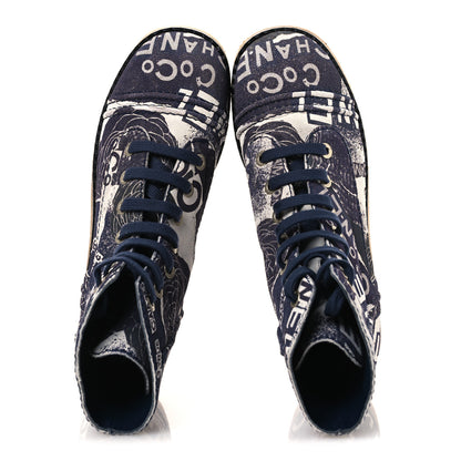 Chanel Suede Calfskin Printed CC 31 Rue Cambon Lace Up Combat Boots 39.5 White Navy 2 of 12