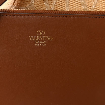 Valentino Garavani Raffia Calfskin Medium Rockstud Vlogo Tote Naturale 7 of 10