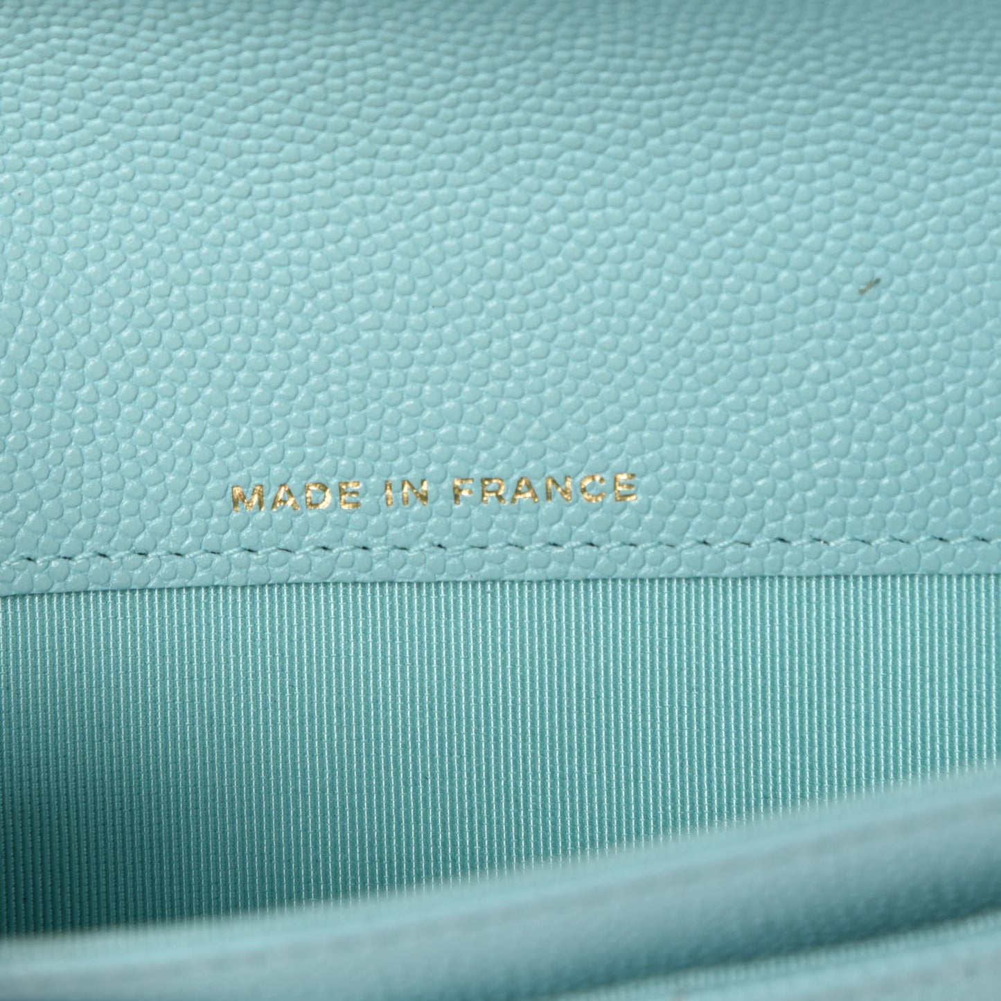 Caviar Quilted Card Holder Light Blue