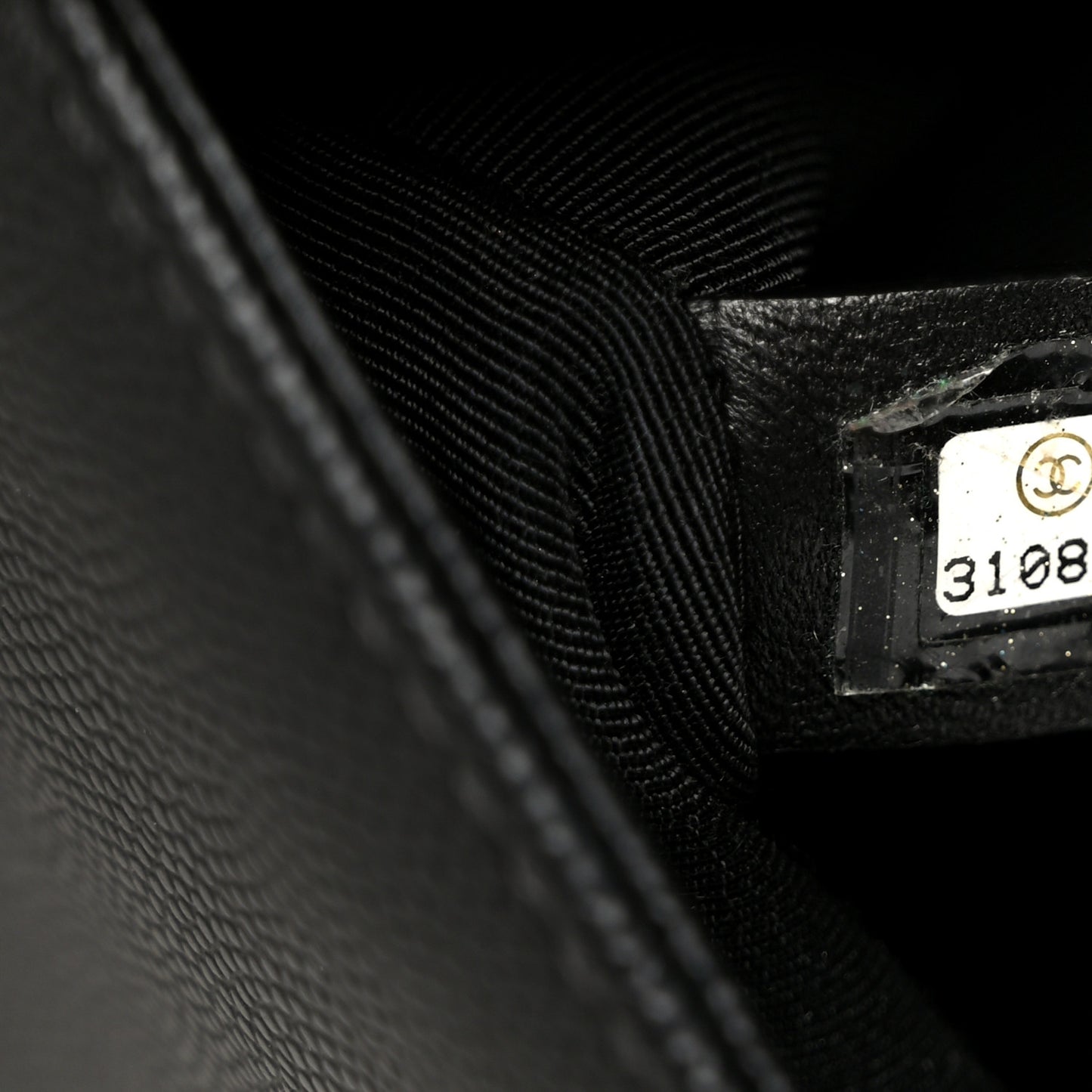 Caviar Quilted Medium Boy Flap Black