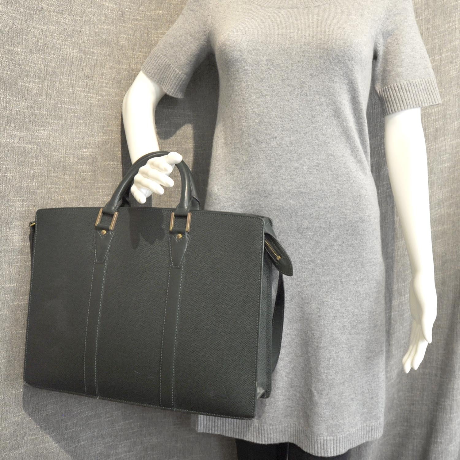 Louis Vuitton Taiga Lozan Briefcase Dark Green 2 of 8