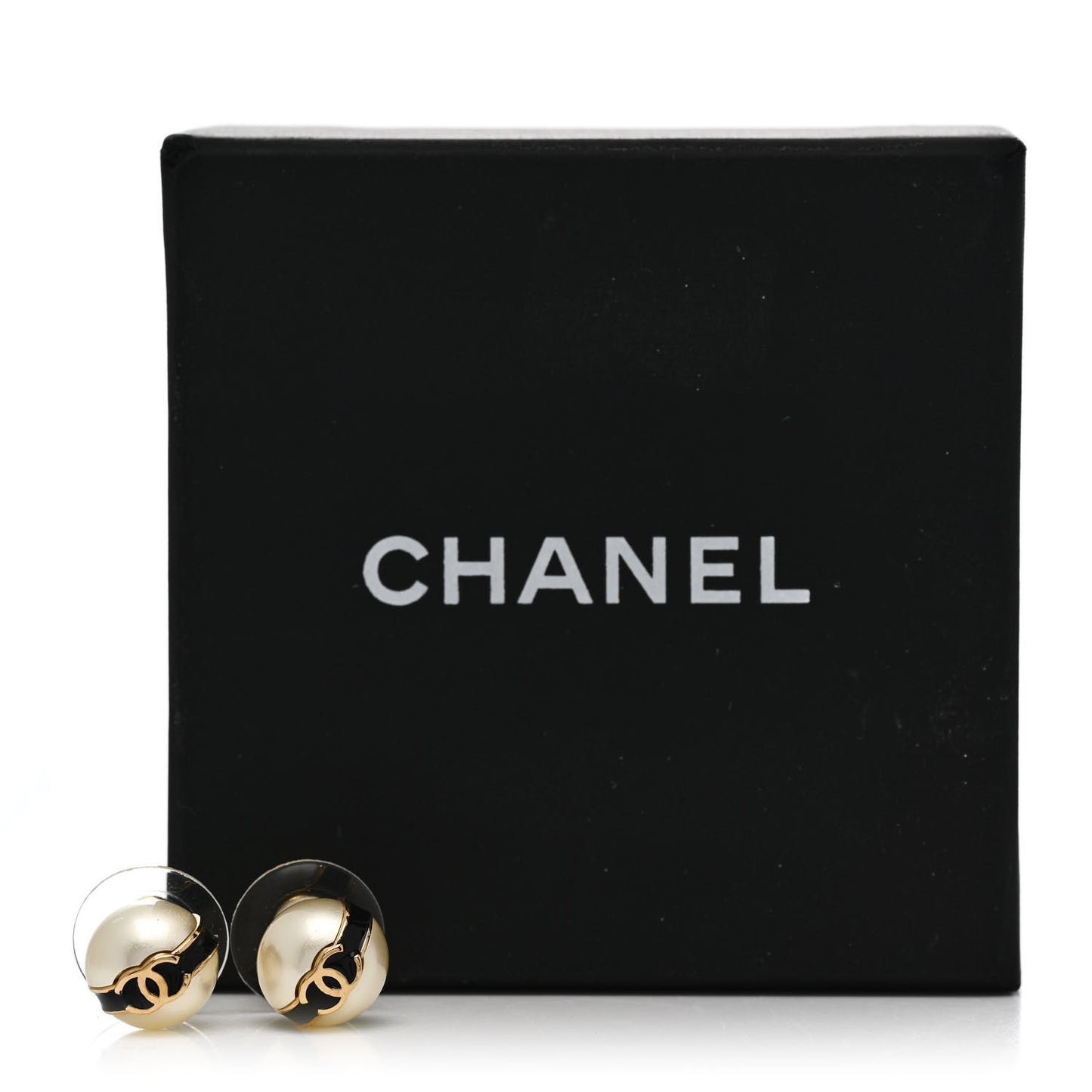 Pearl Metal CC Round Earrings White Black