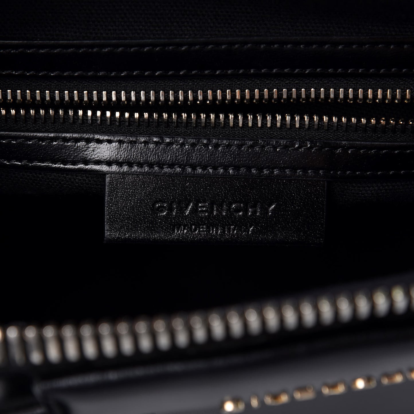 Shiny Lord Calfskin Small Antigona Black