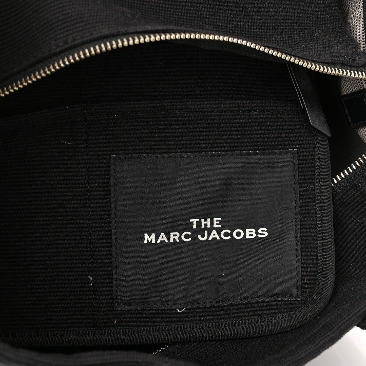 Jacquard Medium The Traveler Tote Bag Black