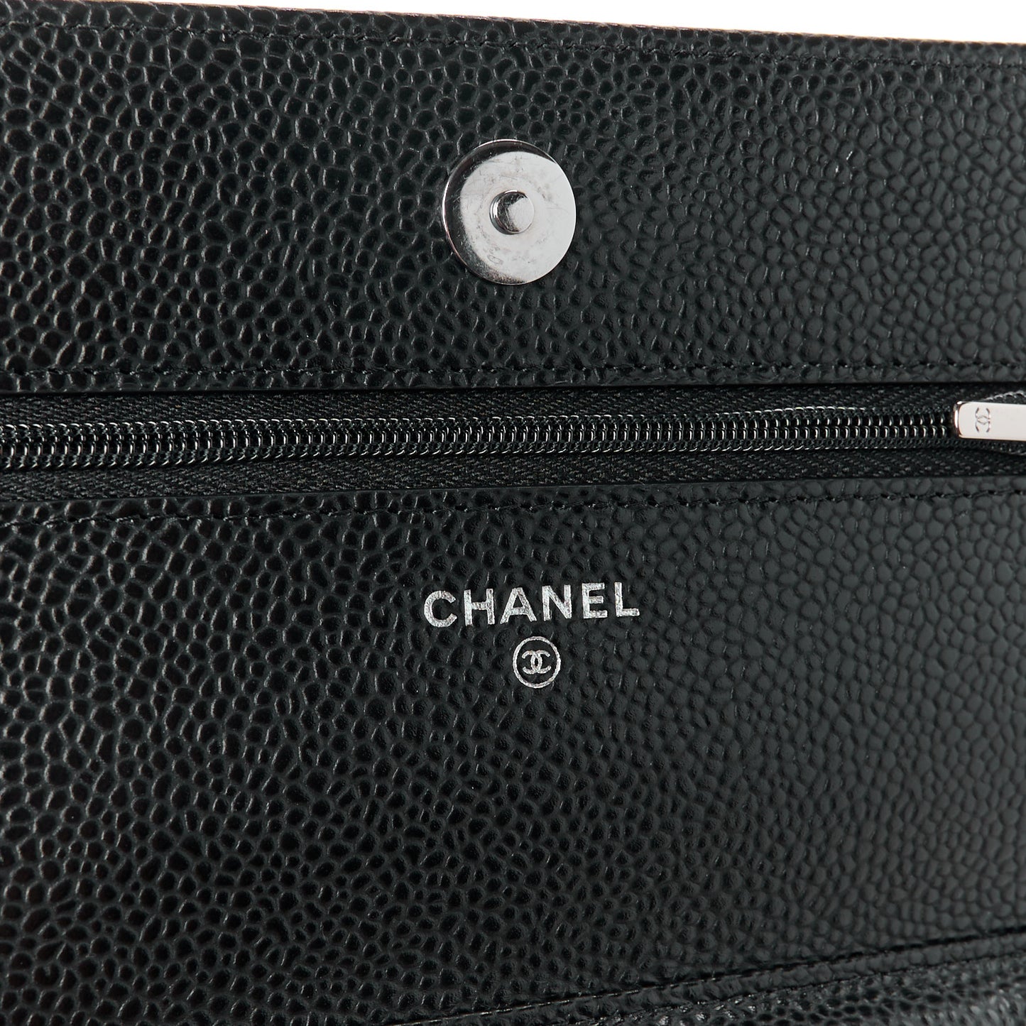 Caviar Quilted Wallet on Chain WOC Black
