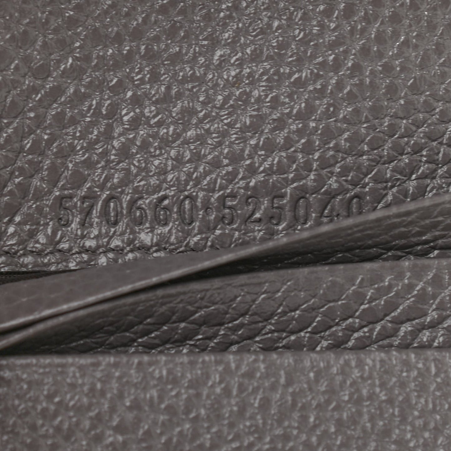 Grainy Calfskin Zumi Chain Card Case Wallet Dusty Grey