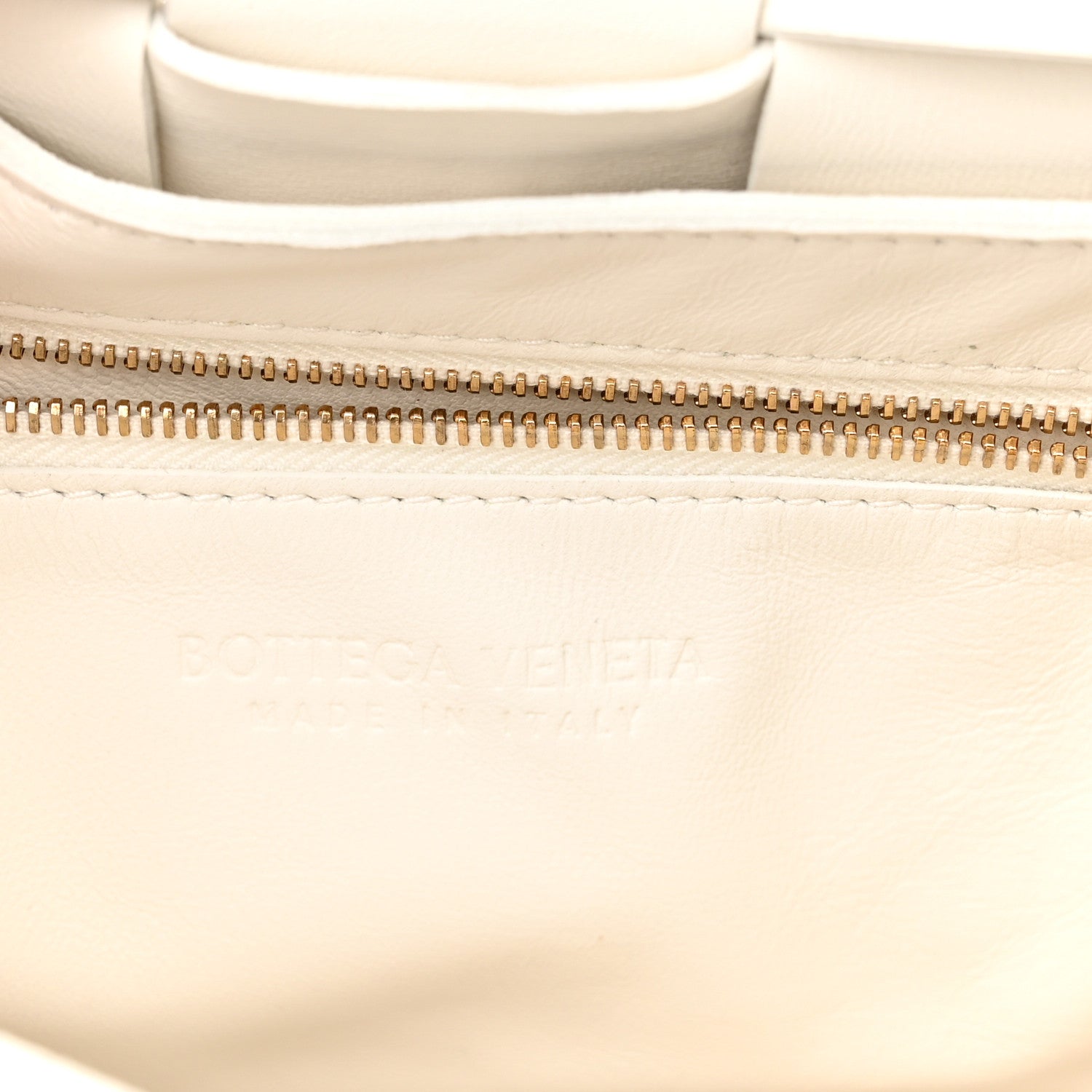 Bottega Veneta Lambskin Maxi Intrecciato Cassette Crossbody Bag White 6 of 9