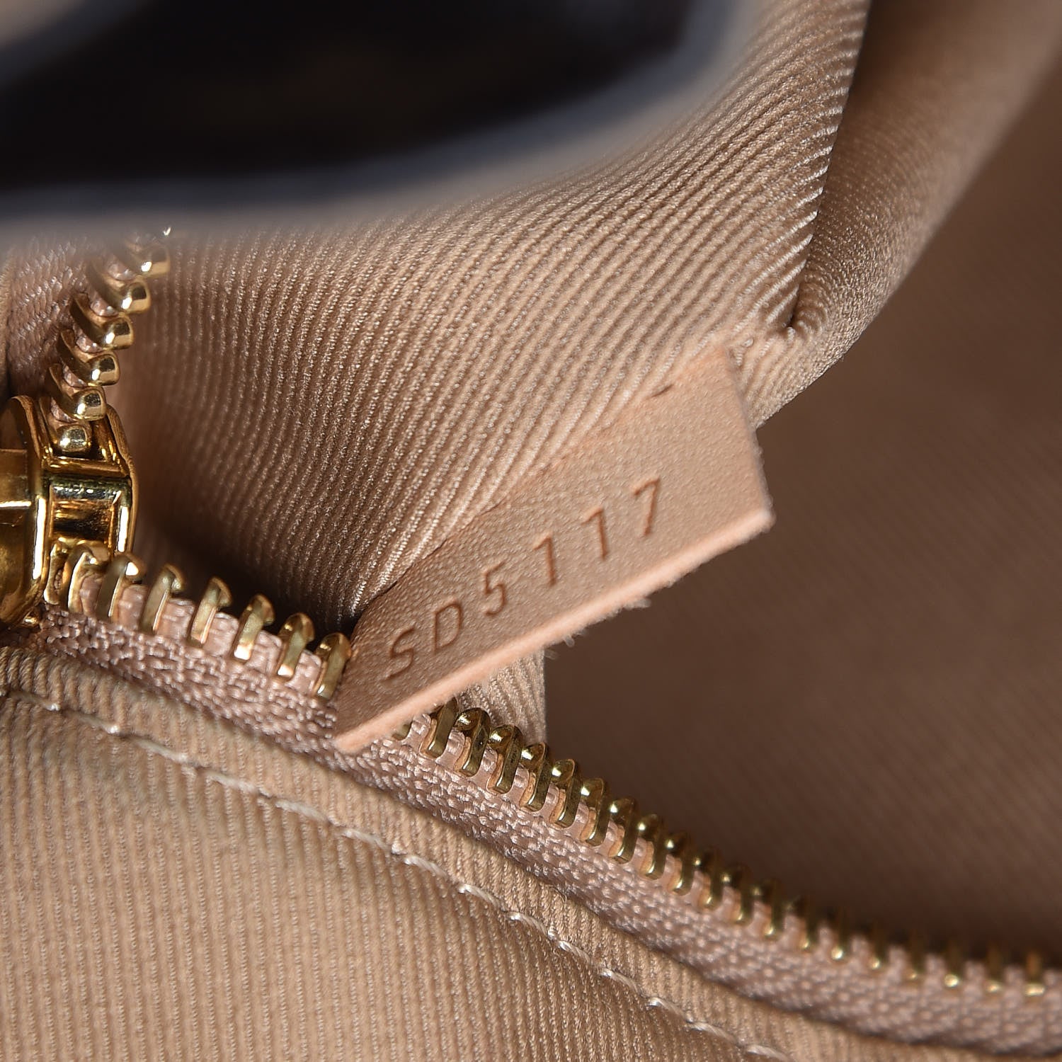 Louis Vuitton Monogram Graceful MM 10 of 18