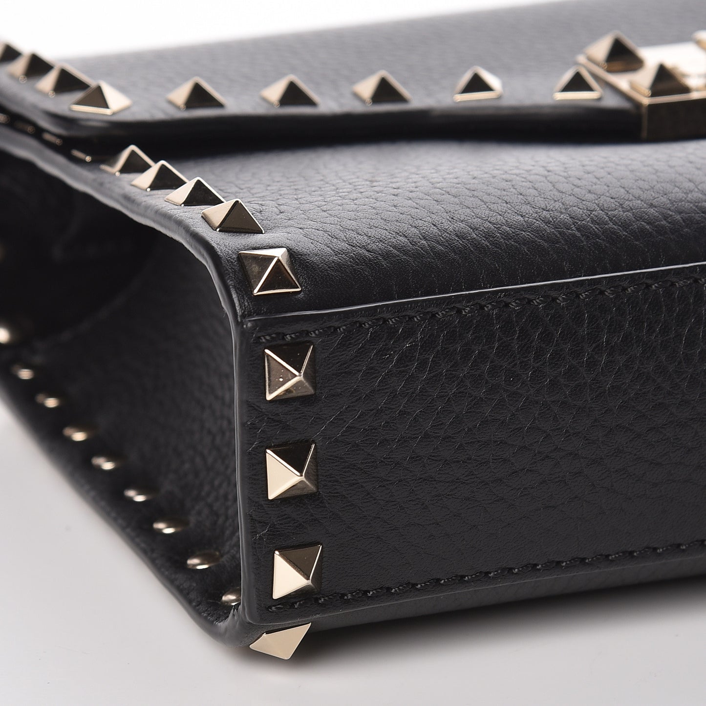 Pebbled Calfskin Medium Rockstud Flip Lock Crossbody Bag Black