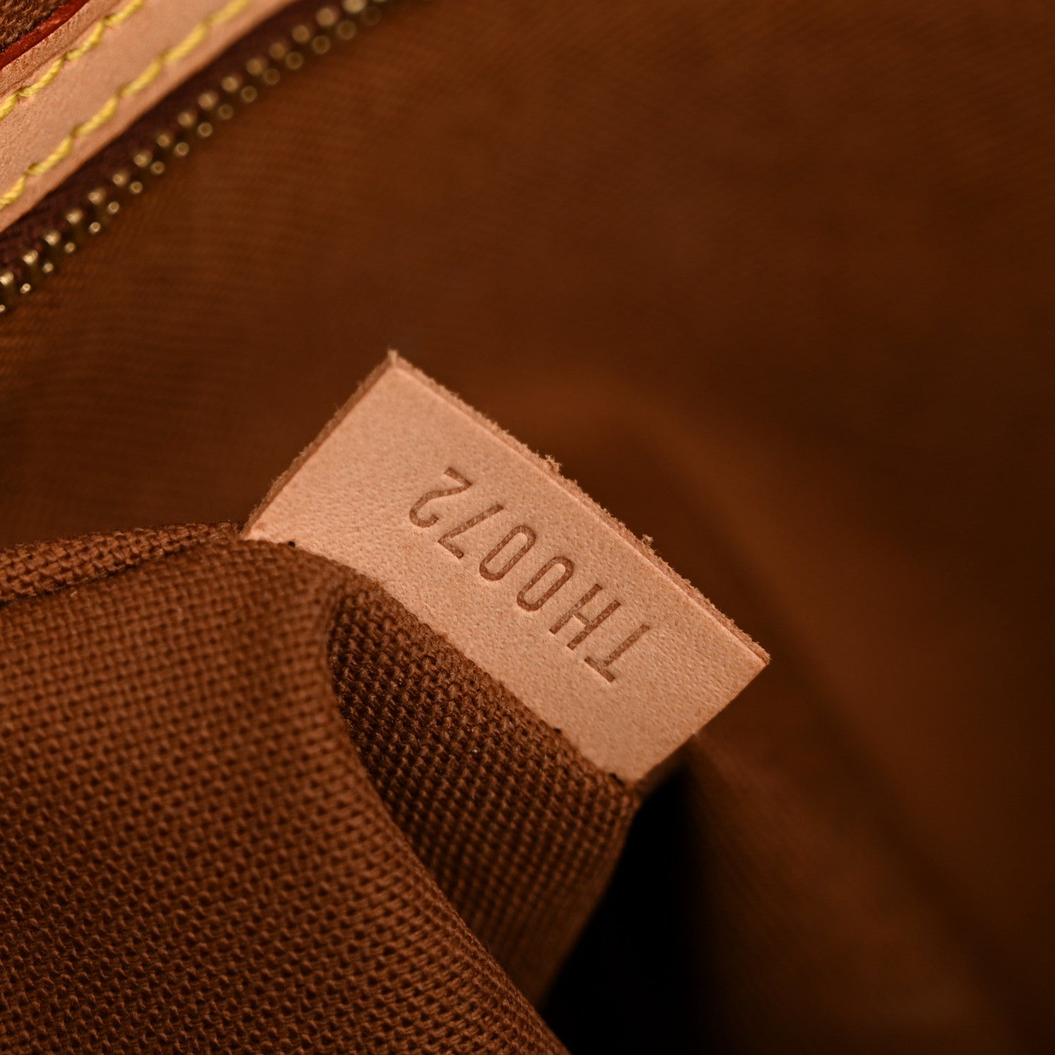 Louis Vuitton Monogram Cabas Mezzo 7 of 11