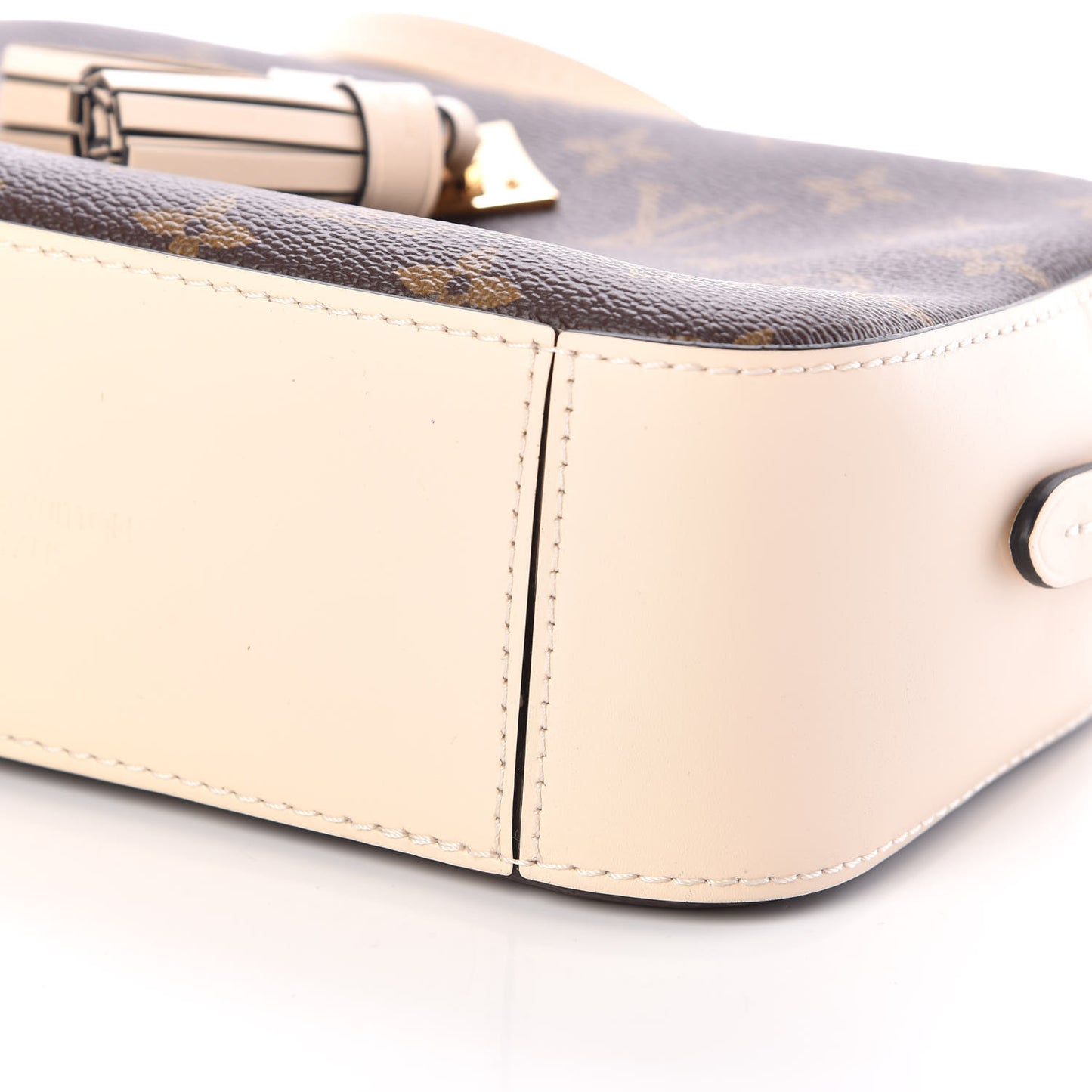 Monogram Saintonge Creme