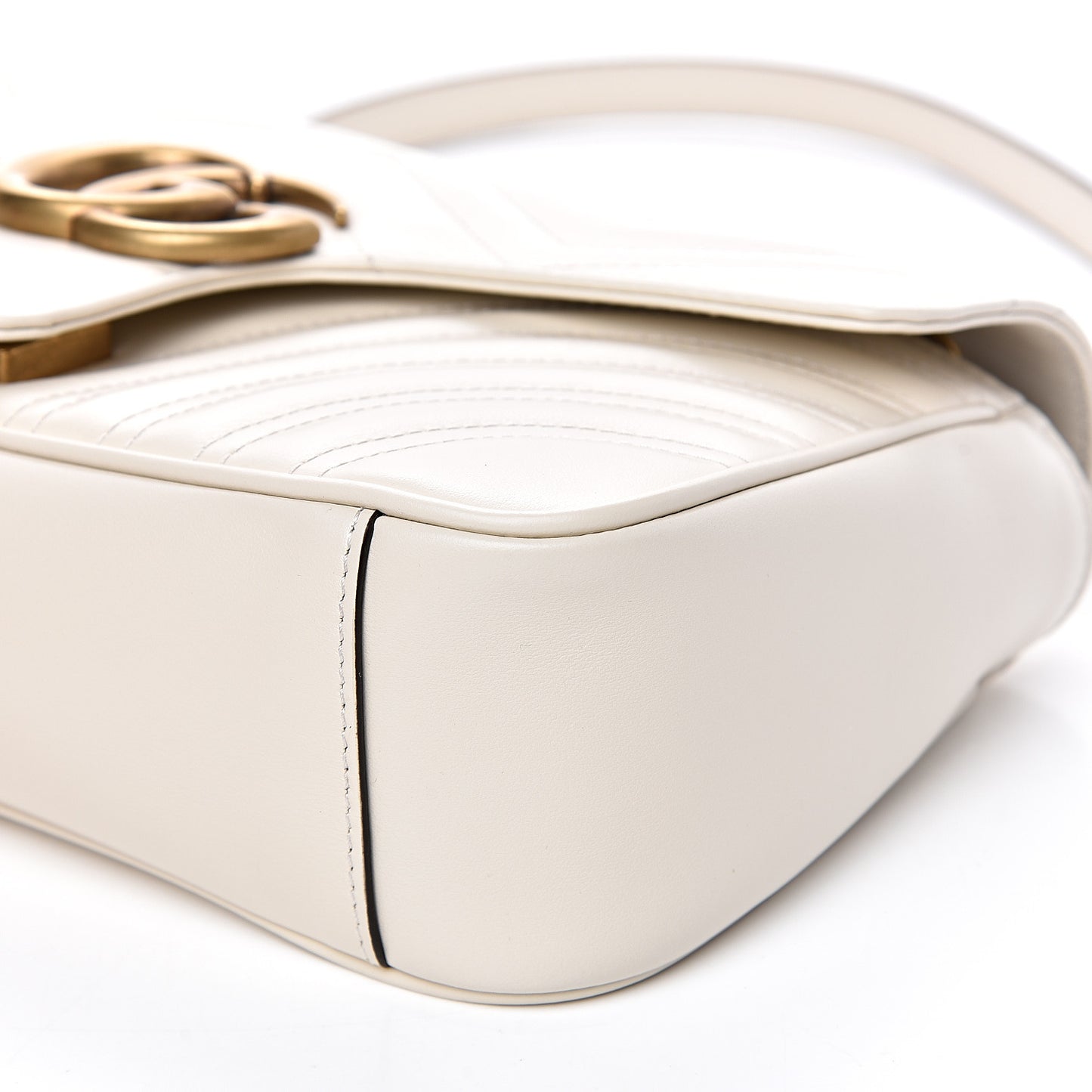 Calfskin Matelasse Small GG Marmont Shoulder Bag White