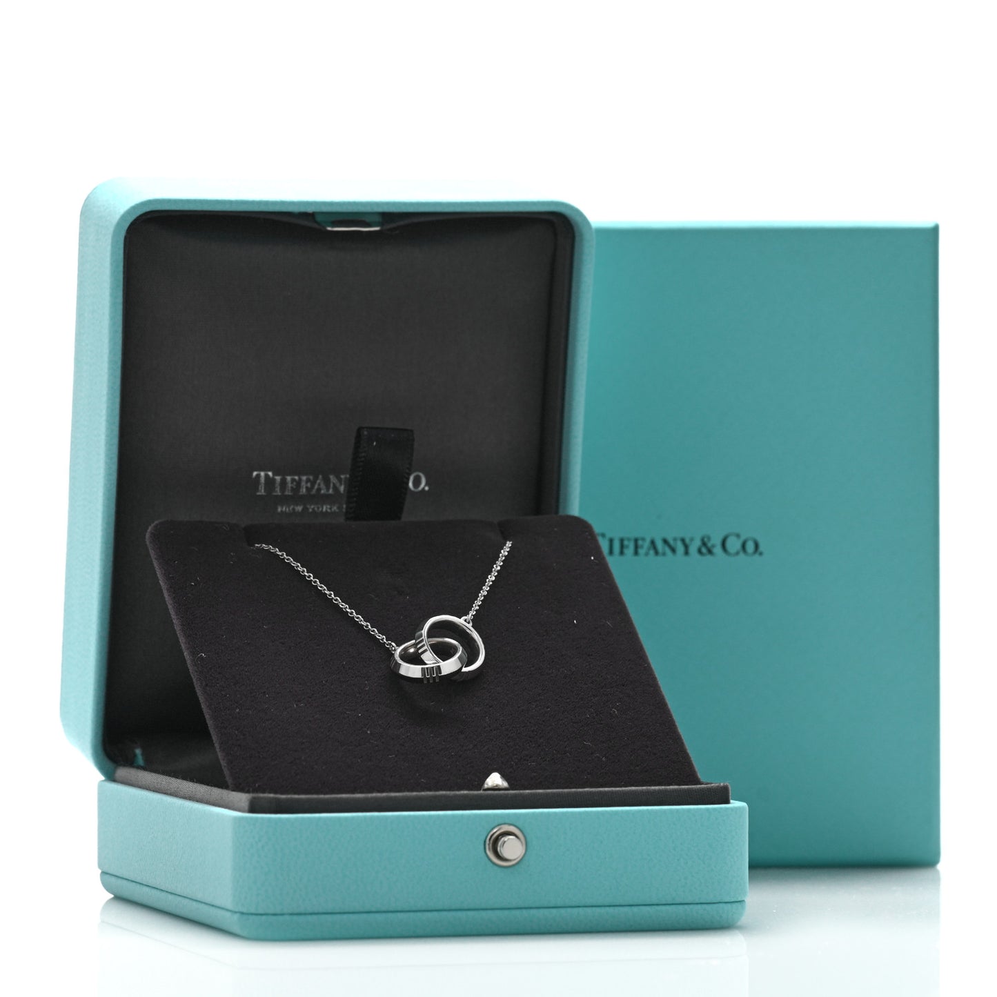 18K White Gold Interlocking Atlas Open Pendant Necklace