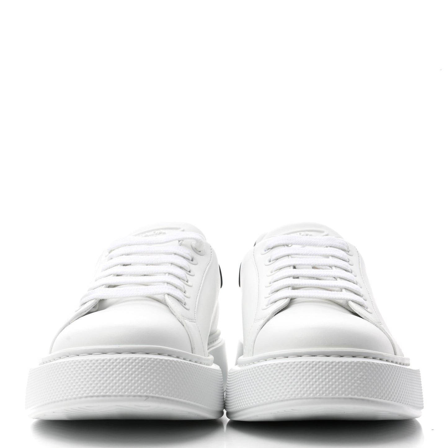 Vitello Soft Rubber Triangle Logo Mens Low Top 40mm Sneakers 9.5 White Black