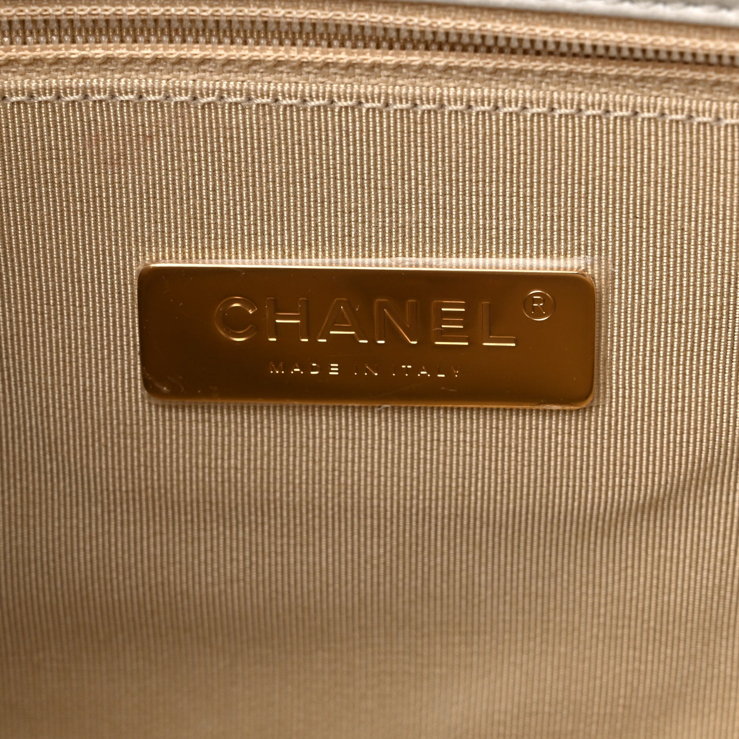 Lambskin Quilted Medium Chanel 19 Flap White