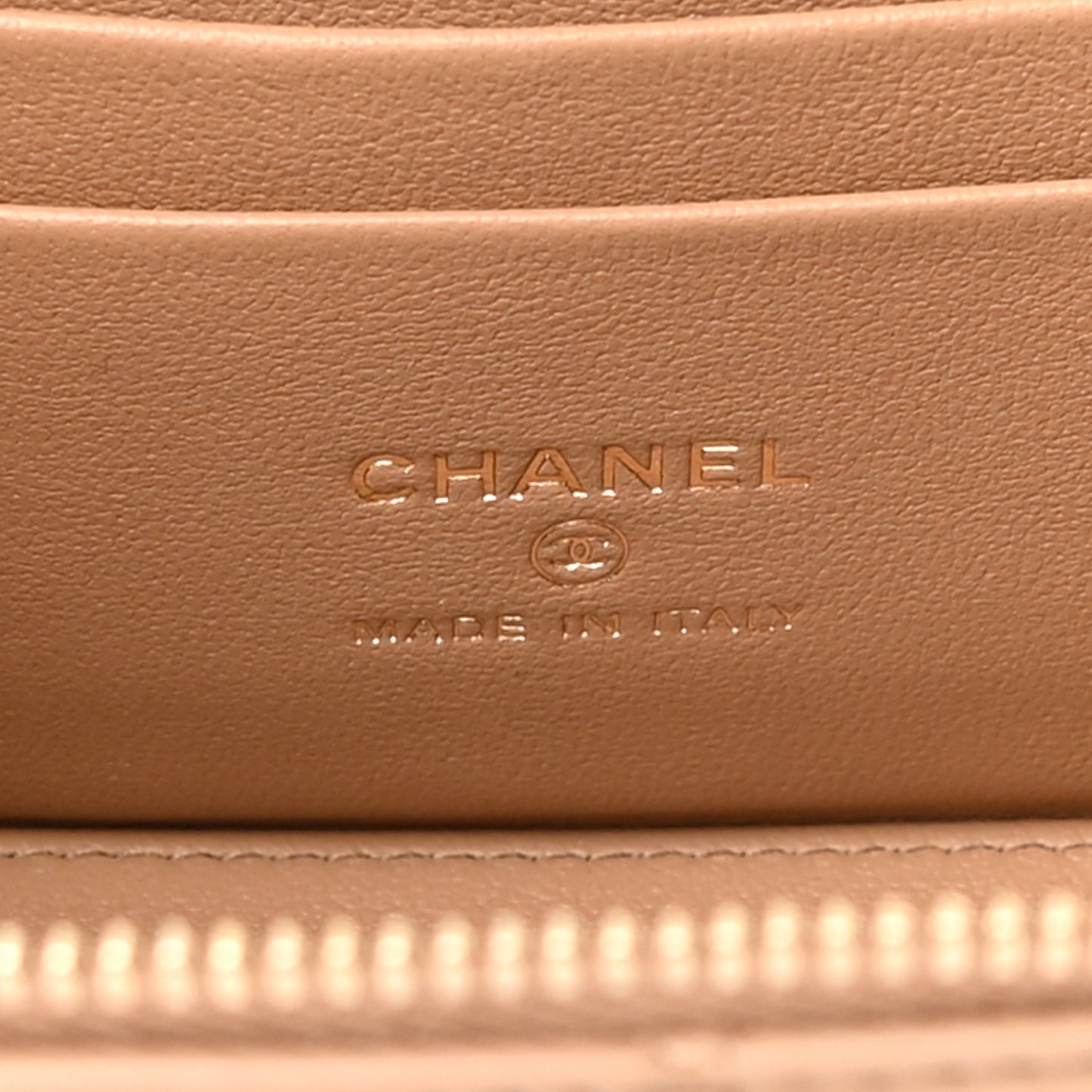 Lambskin Quilted Pearl Crush Small Vanity Case With Chain Beige