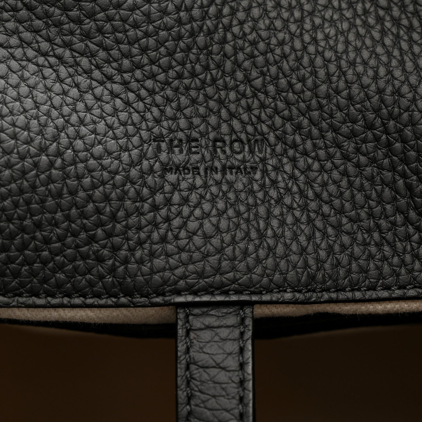 Grained Calfskin Soft Margaux 17 Black