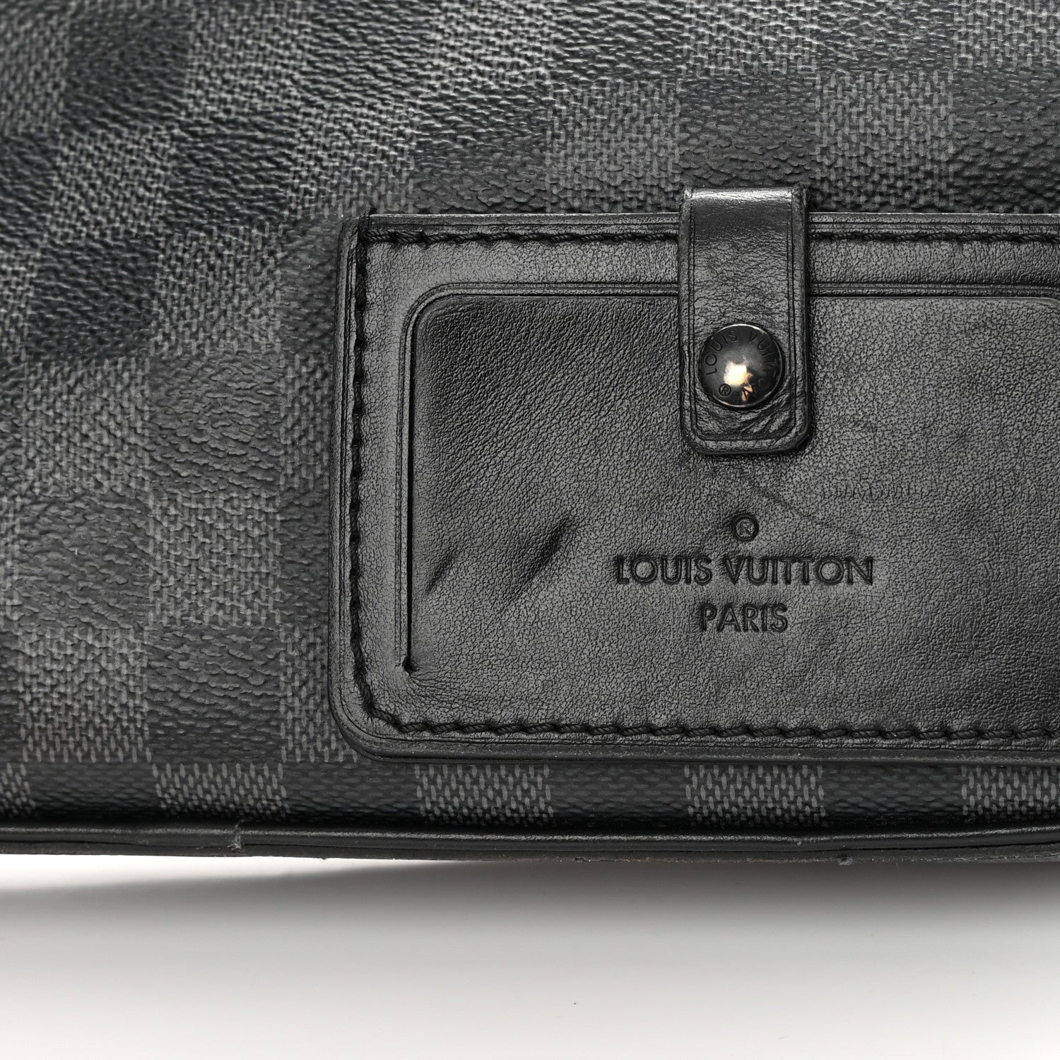 Louis Vuitton Damier Graphite Alpha Messenger Bag 21 of 25
