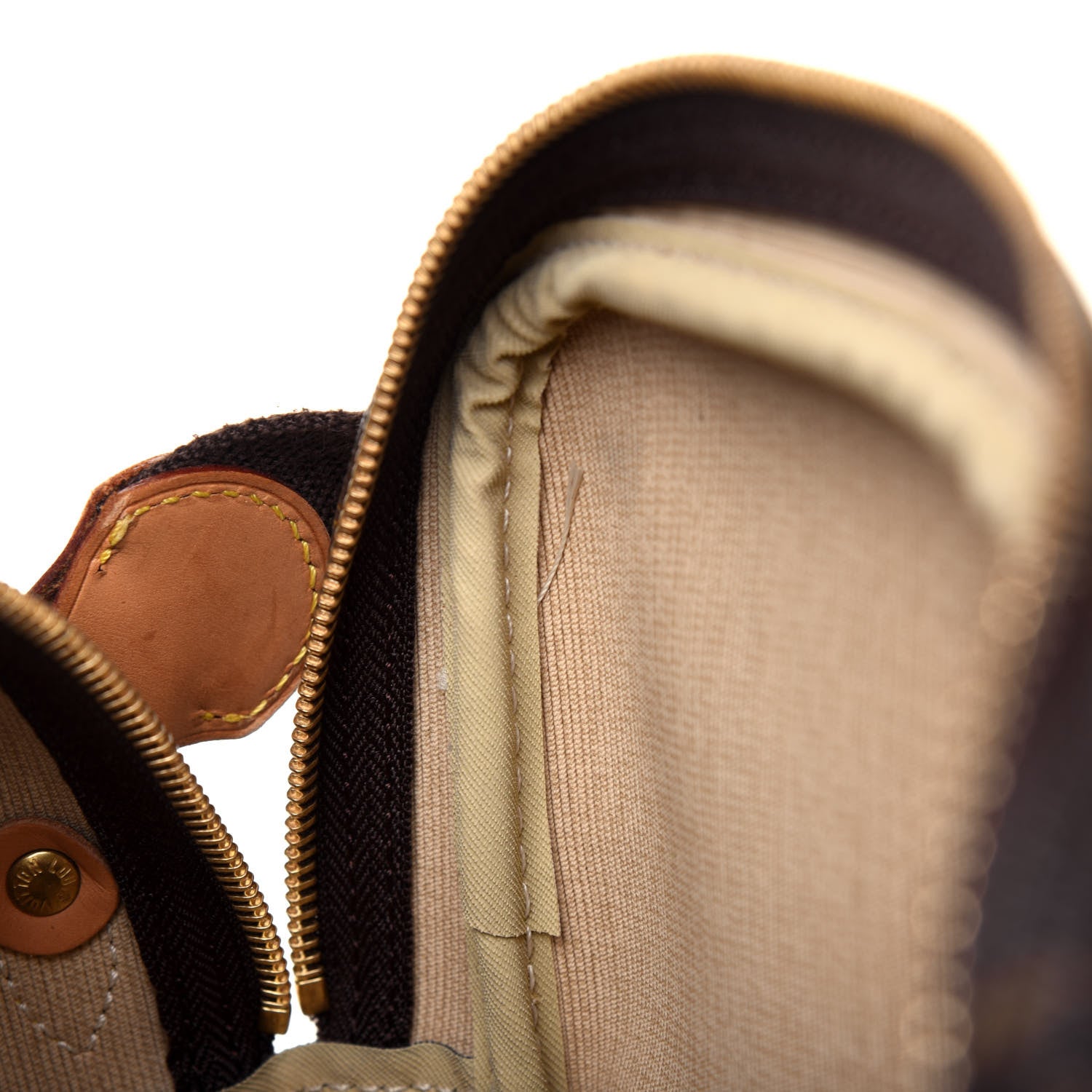 Louis Vuitton Monogram Reporter PM 8 of 22