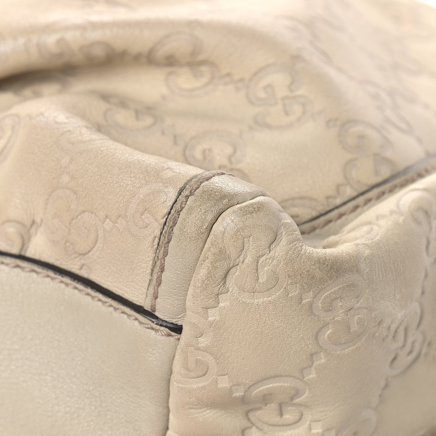 Gucci Guccissima Large D Gold Ring Hobo Off White 9 of 19