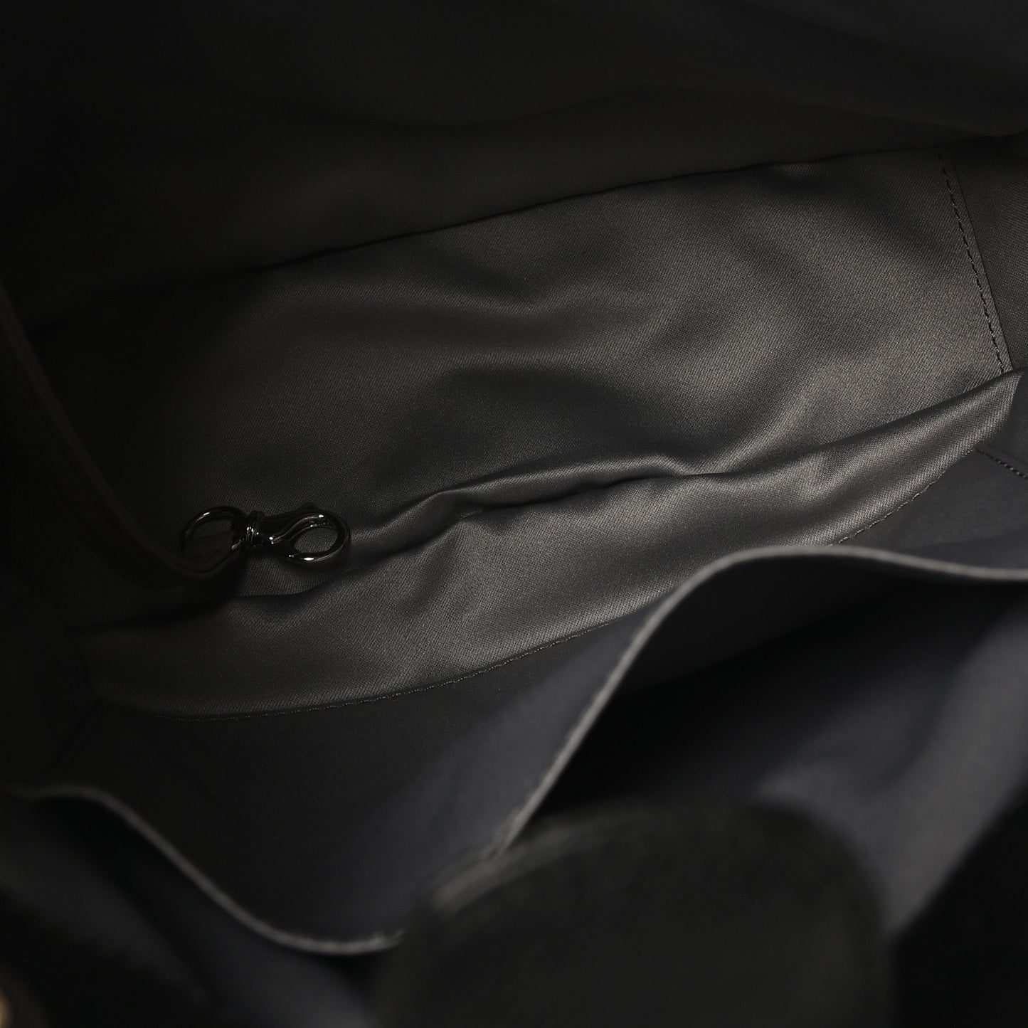 Caviar Quilted Petit Shopping Tote PST Black