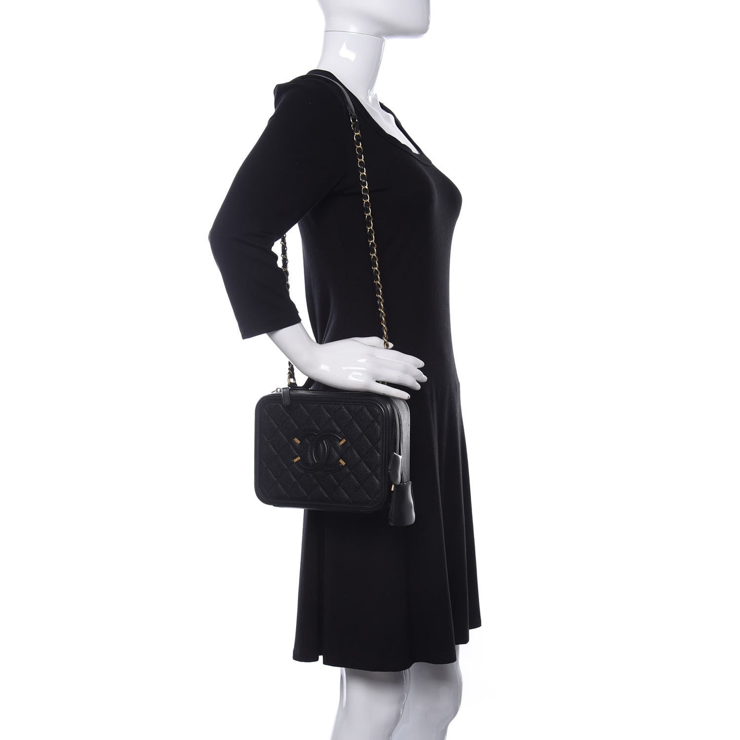 Caviar Quilted Medium CC Filigree Vanity Case Black