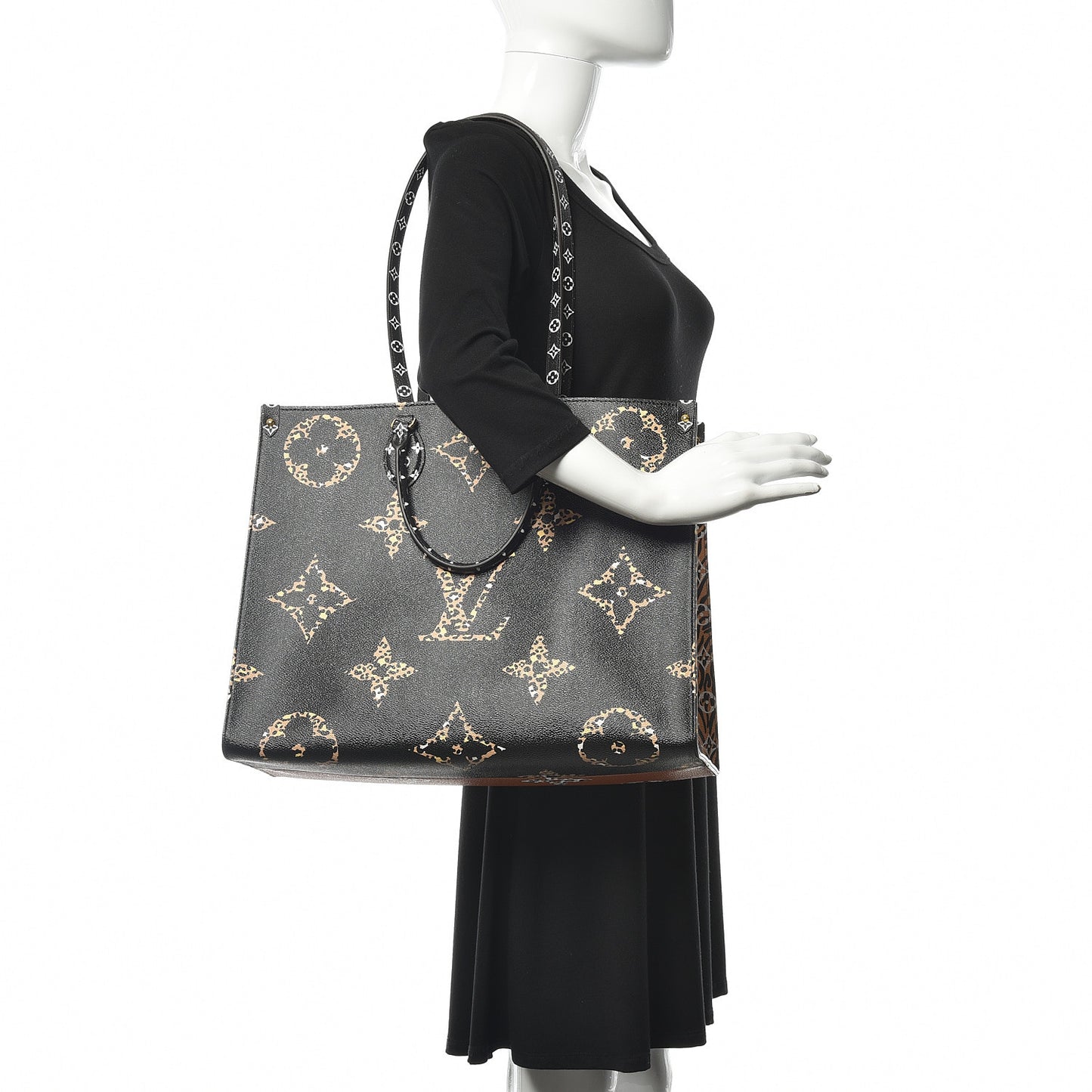 Monogram Giant Jungle Onthego GM Black