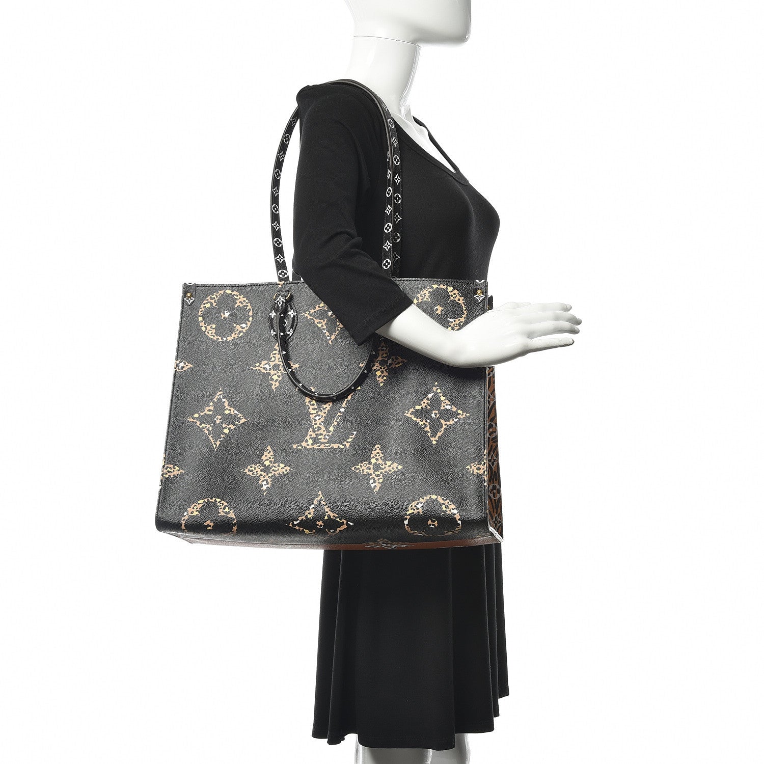 Louis Vuitton Monogram Giant Jungle Onthego GM Black 2 of 11