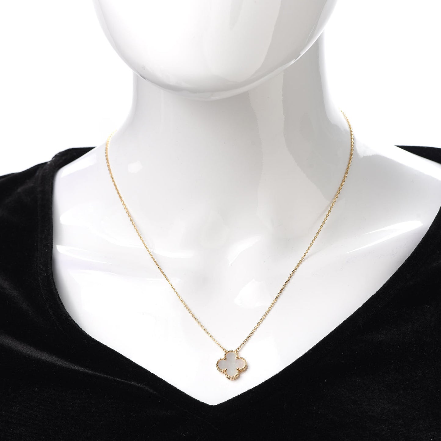 18K Yellow Gold Mother of Pearl Vintage Alhambra Pendant Necklace