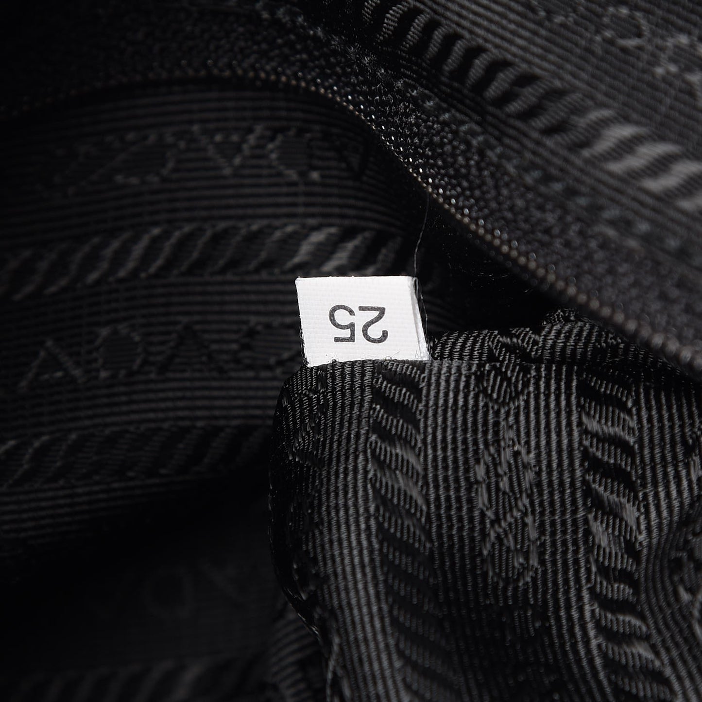 Nylon Vela Messenger Bag Black