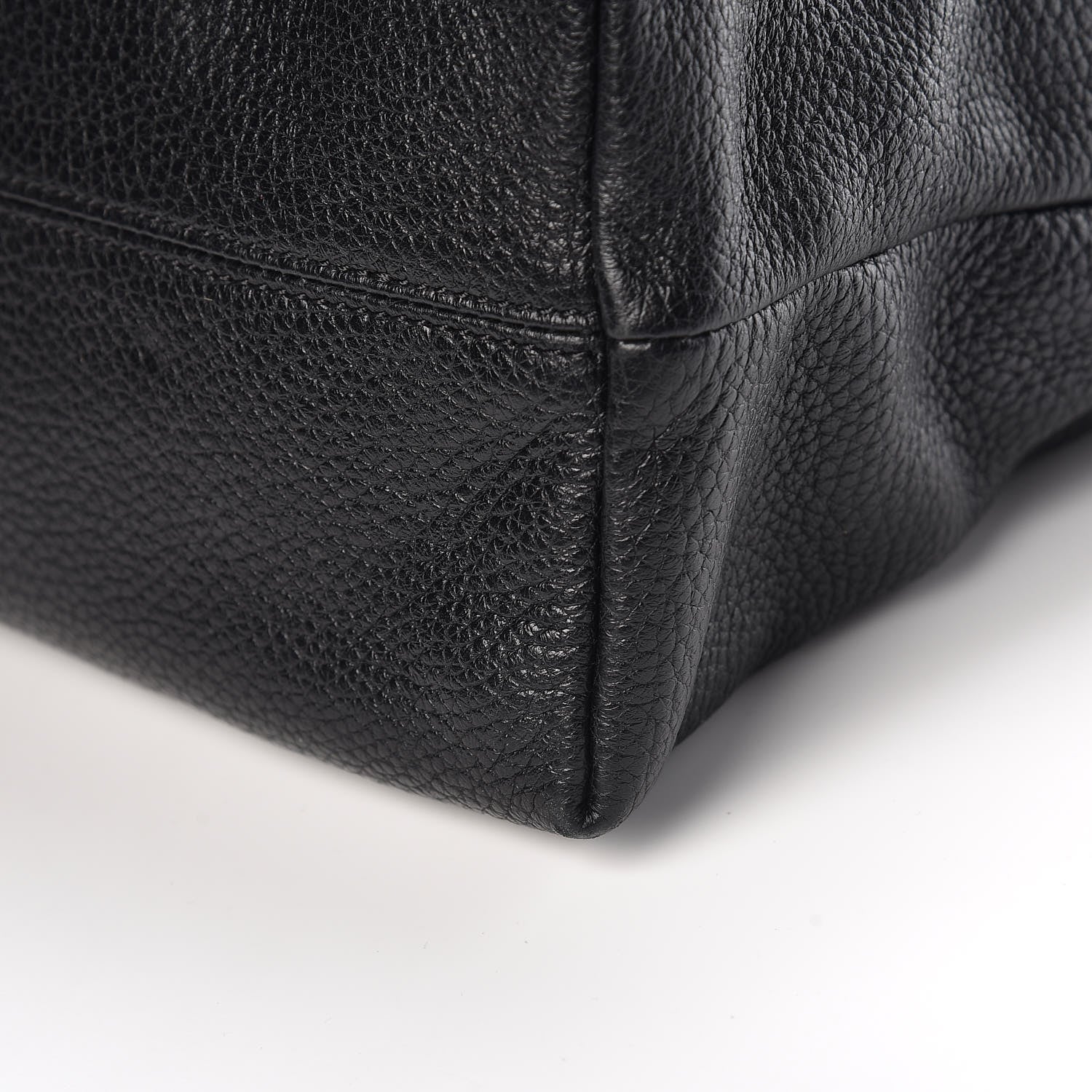 Burberry London Grainy Calfskin Medium Baynard Tote Black 16 of 16