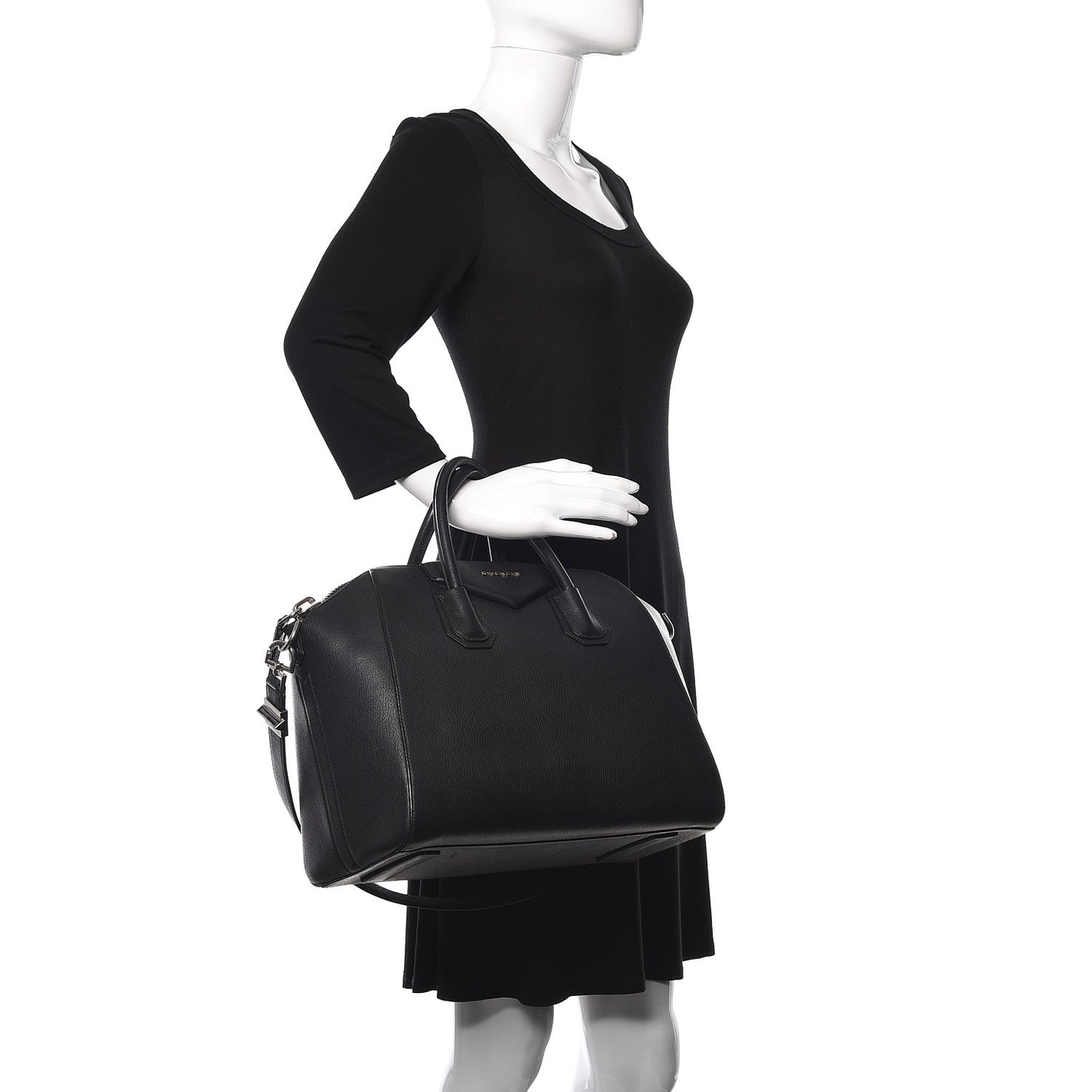 Sugar Goatskin Medium Antigona Black