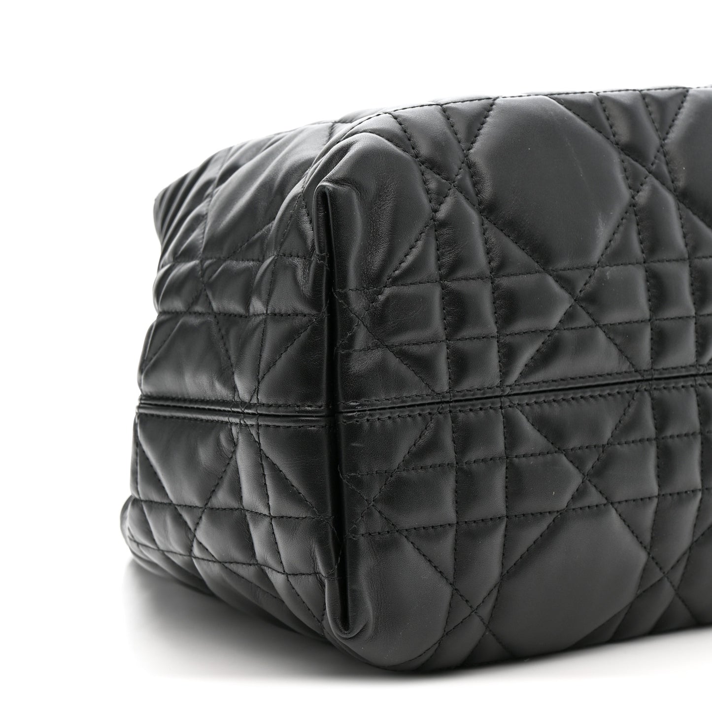 Calfskin Macrocannage Medium Toujours Black