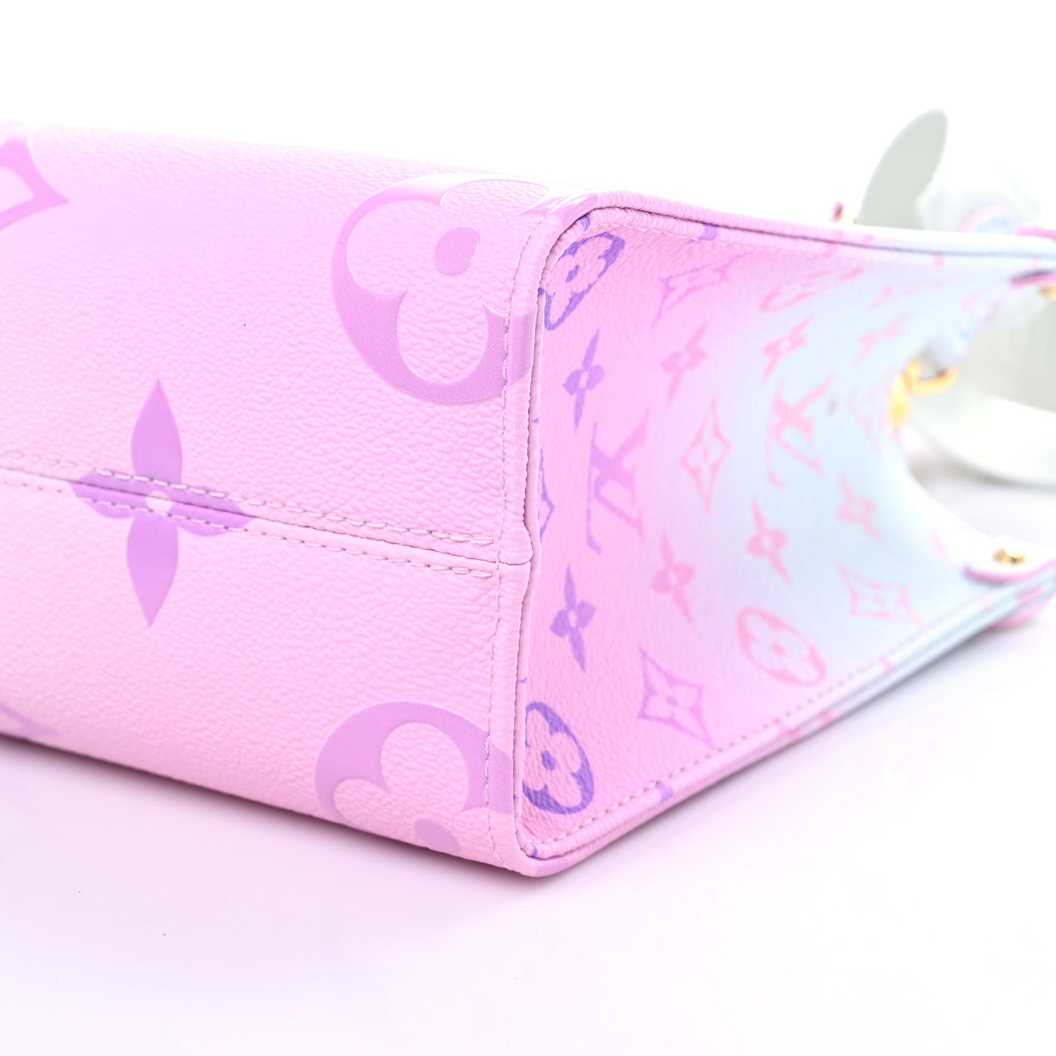 Louis Vuitton Monogram Giant Spring In The City Onthego PM Sunrise Pastel 8 of 8