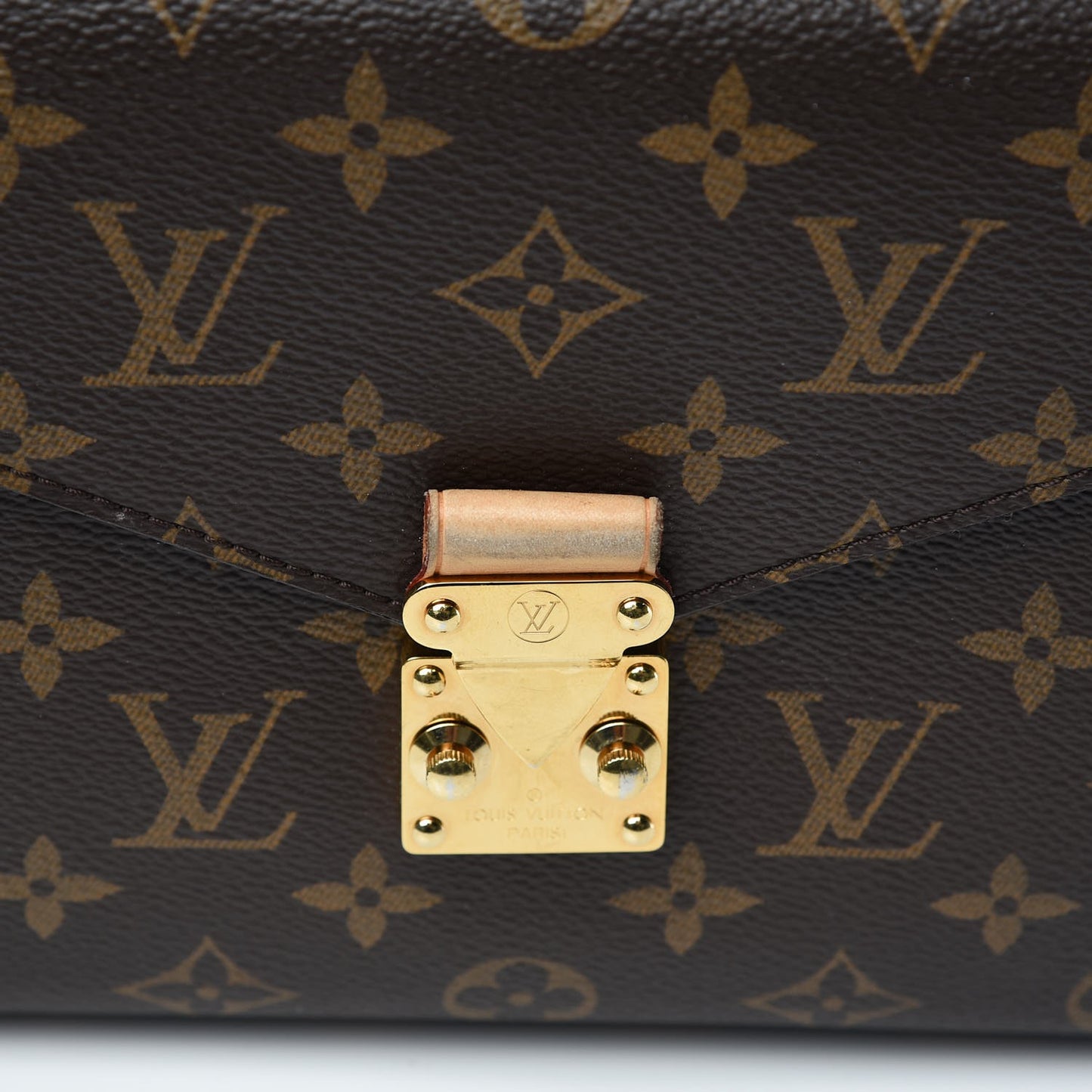 Monogram Metis
