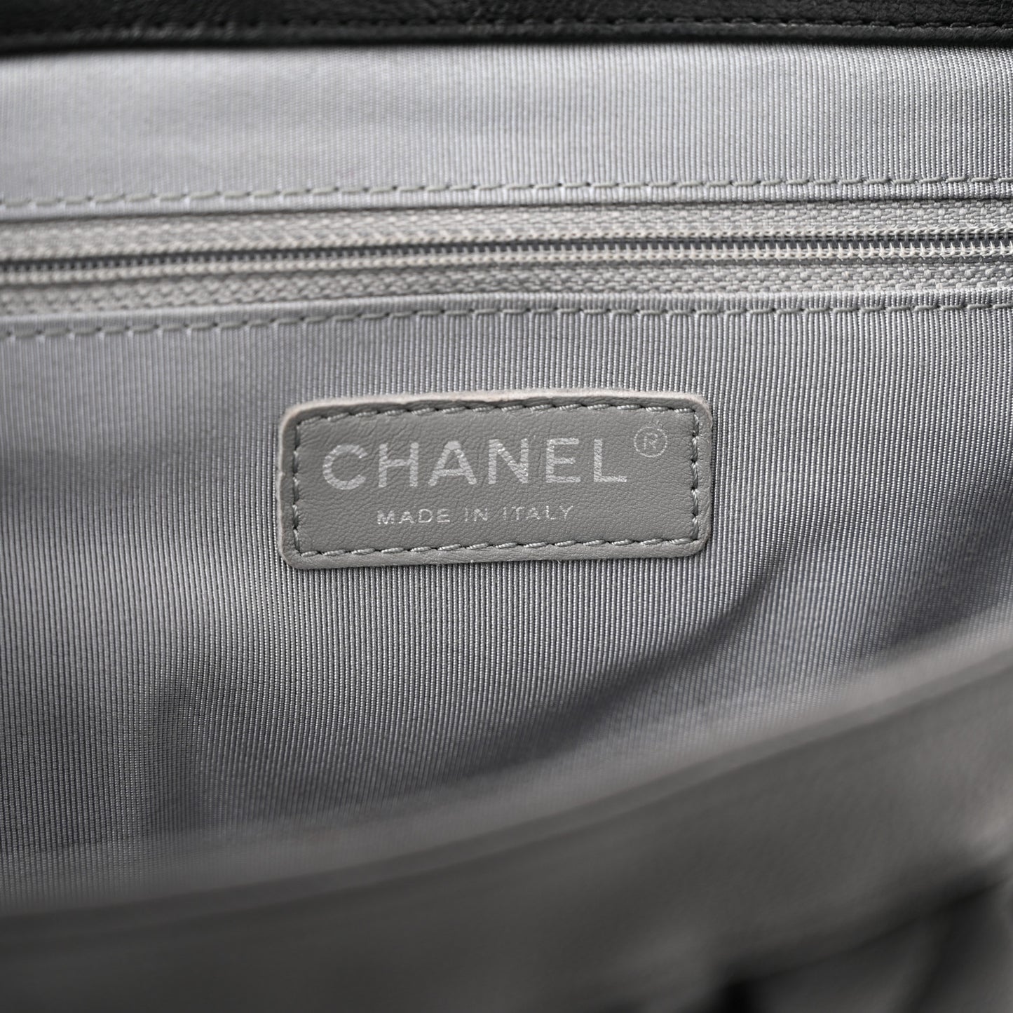 Washed Lambskin Quilted Medium Chain Around Messenger Black