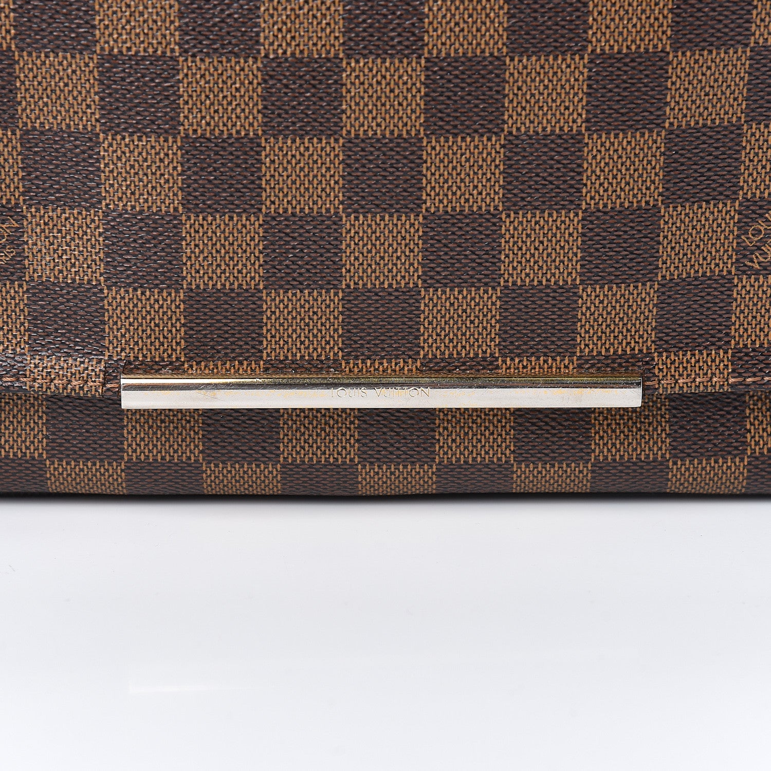 Louis Vuitton Damier Ebene Hoxton GM 15 of 15