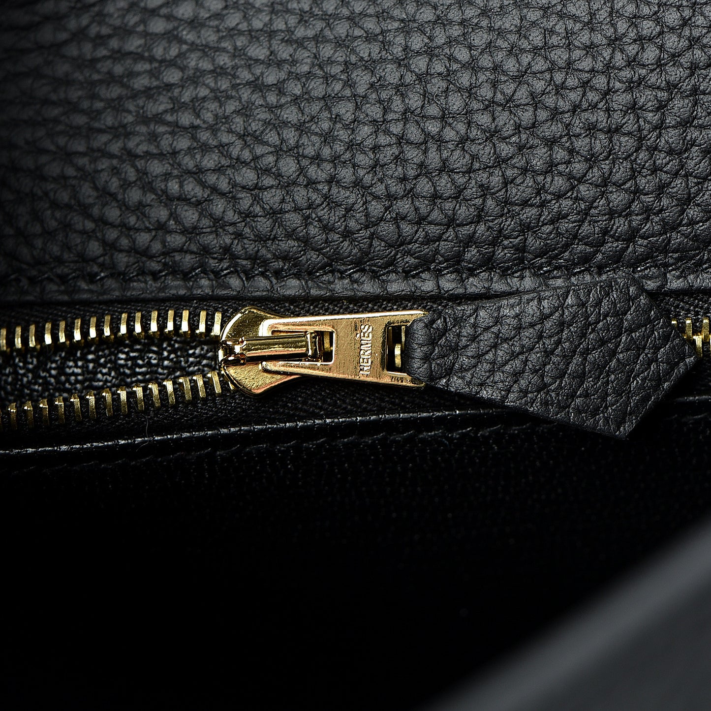 Togo Matte Alligator Kelly Retourne Touch 28 Black