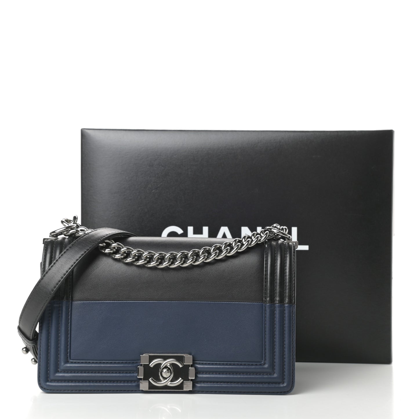 Lambskin Medium Bi-Color Boy Flap Black Dark Navy