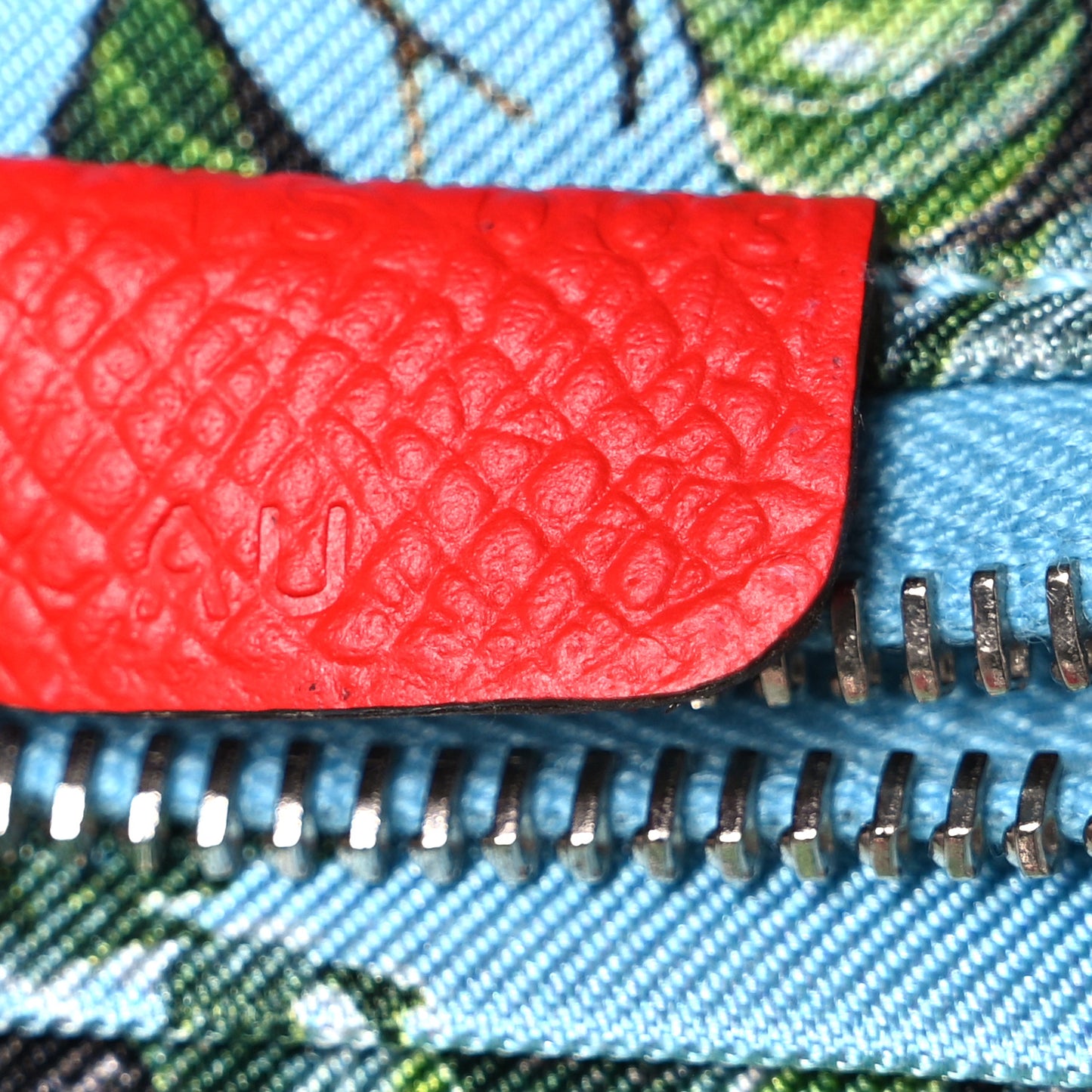 Epsom Silk'in Compact Wallet Vermillon