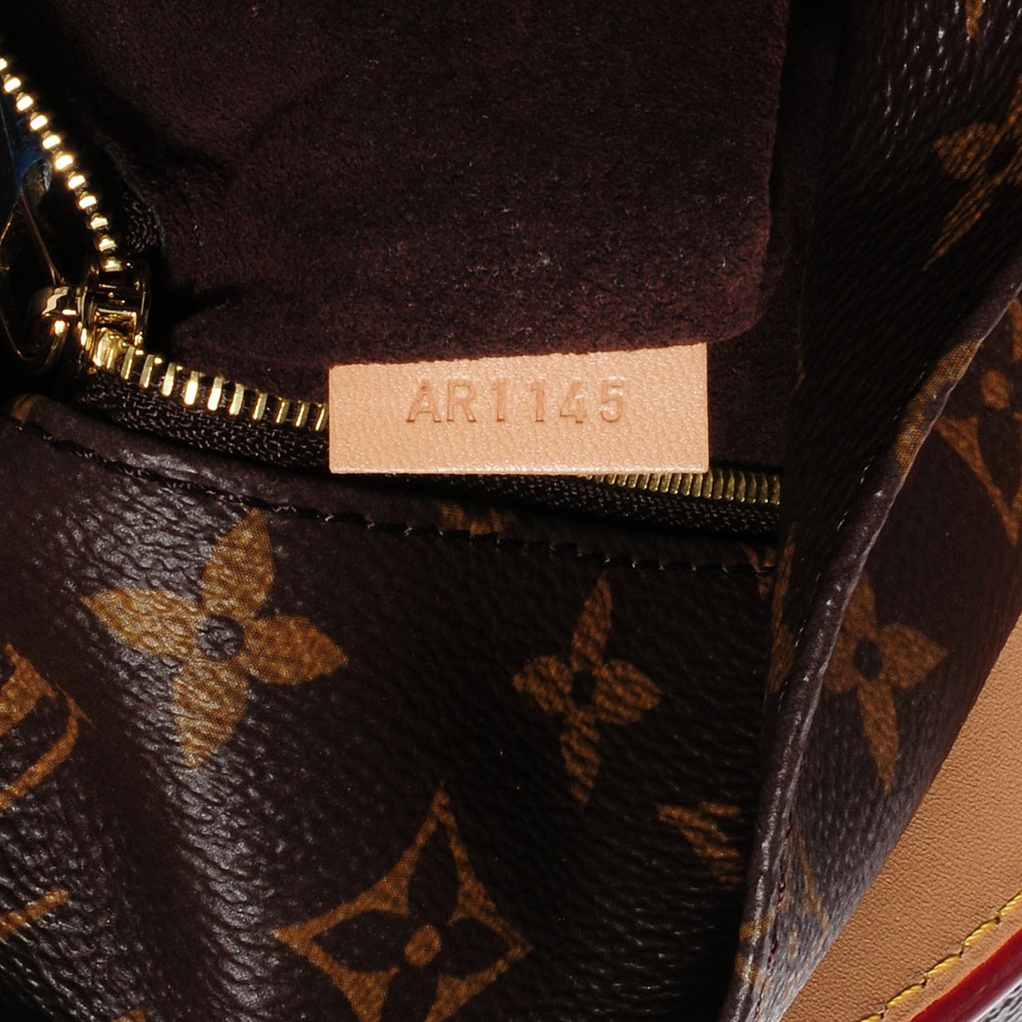 Monogram Metis