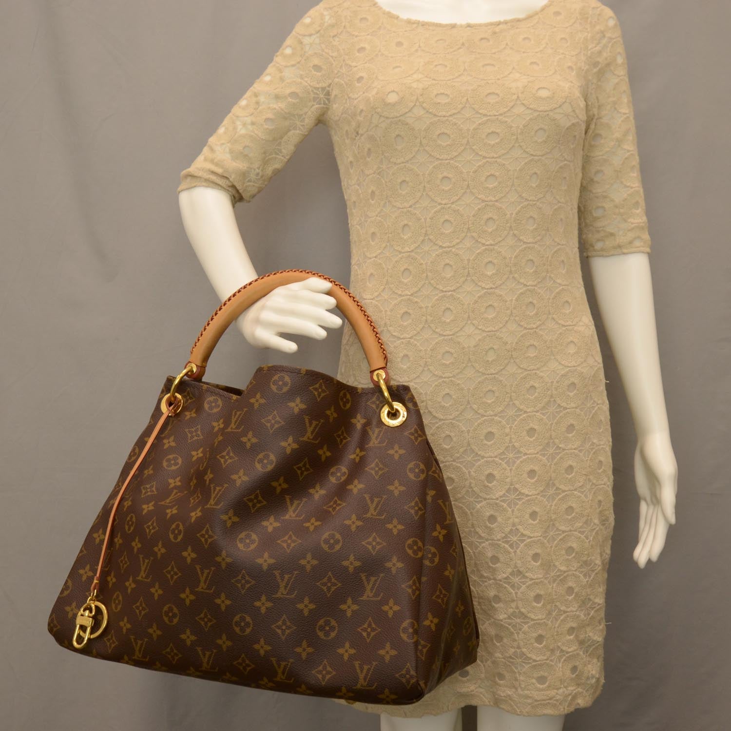 Louis Vuitton Monogram Artsy MM 2 of 7