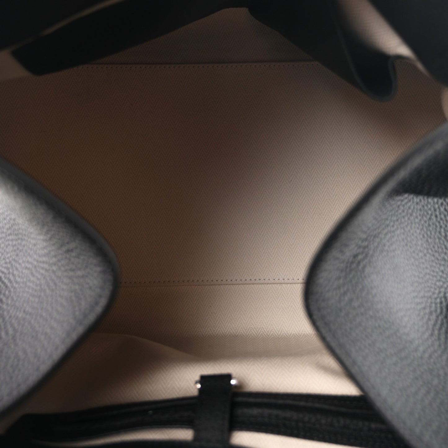 Matte Grained Calfskin Soft Margaux 15 Black